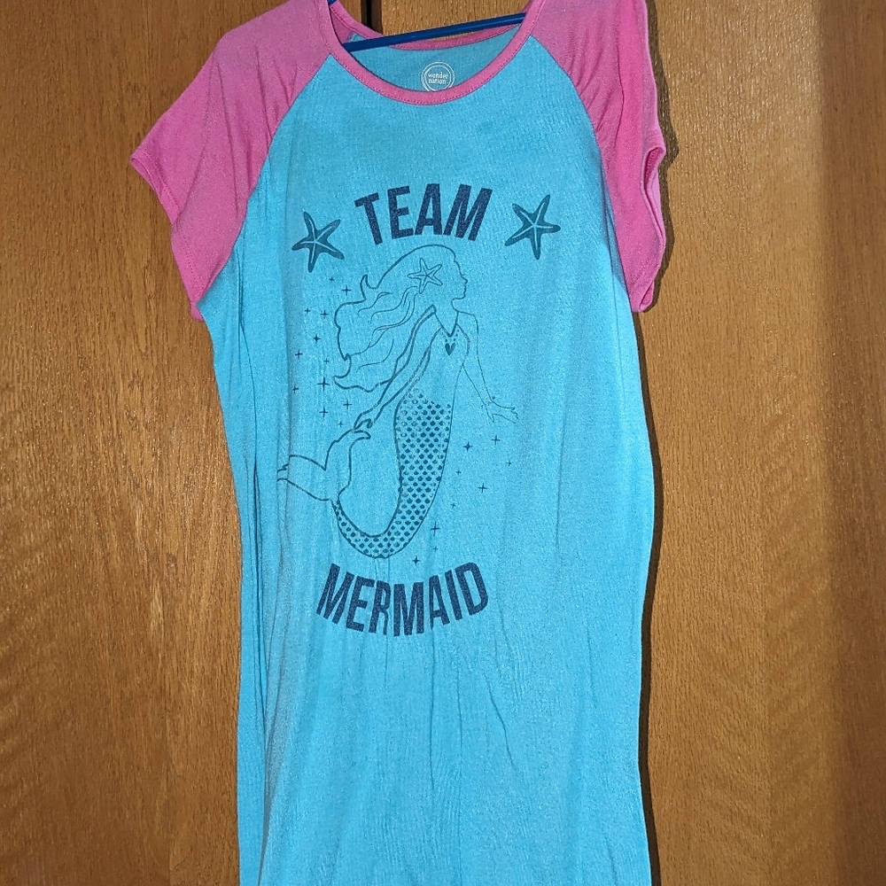 Girls nightgown